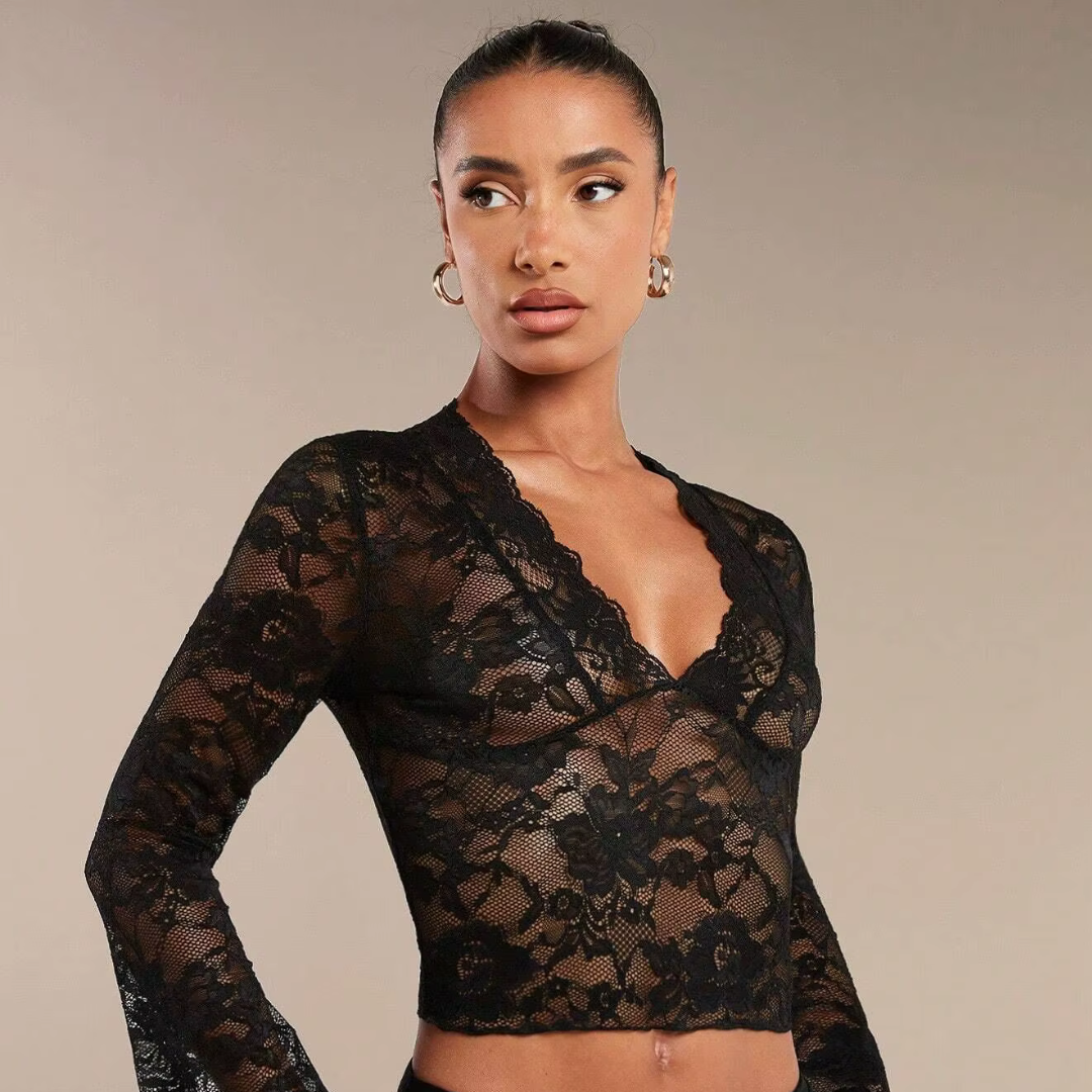 VINTAGE LACED V NECK