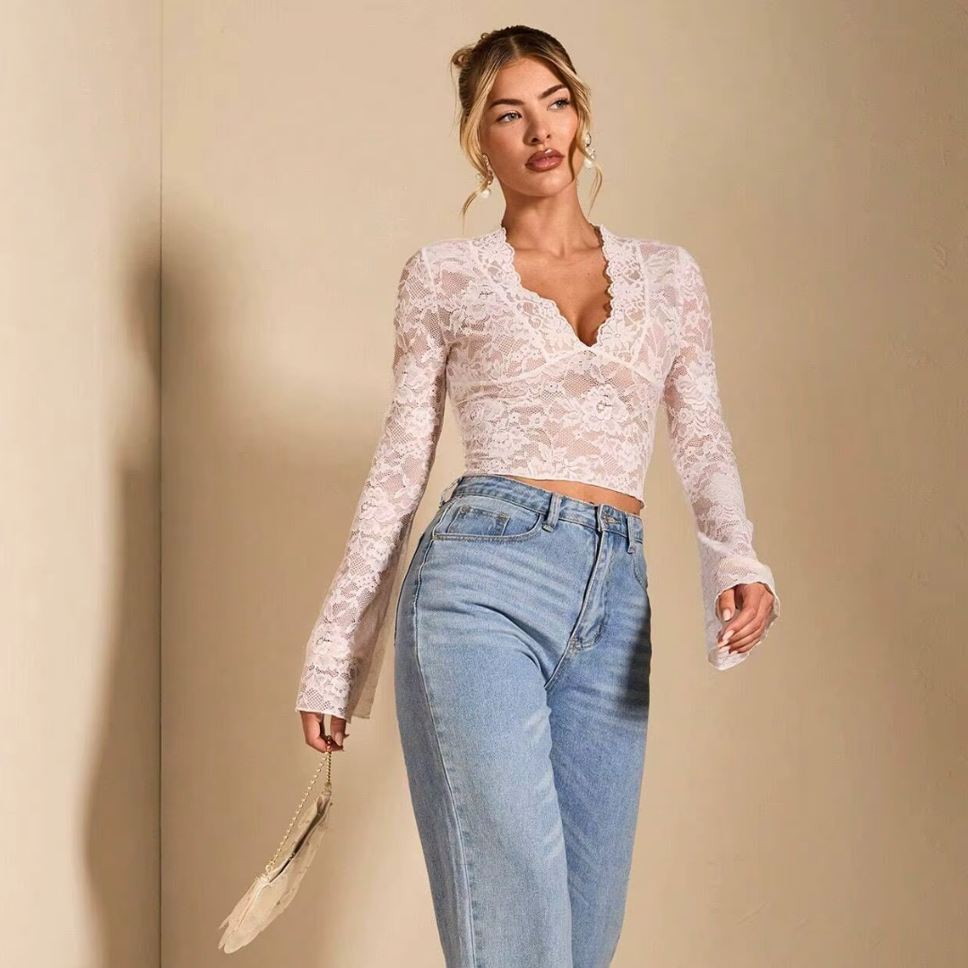 VINTAGE LACED V NECK